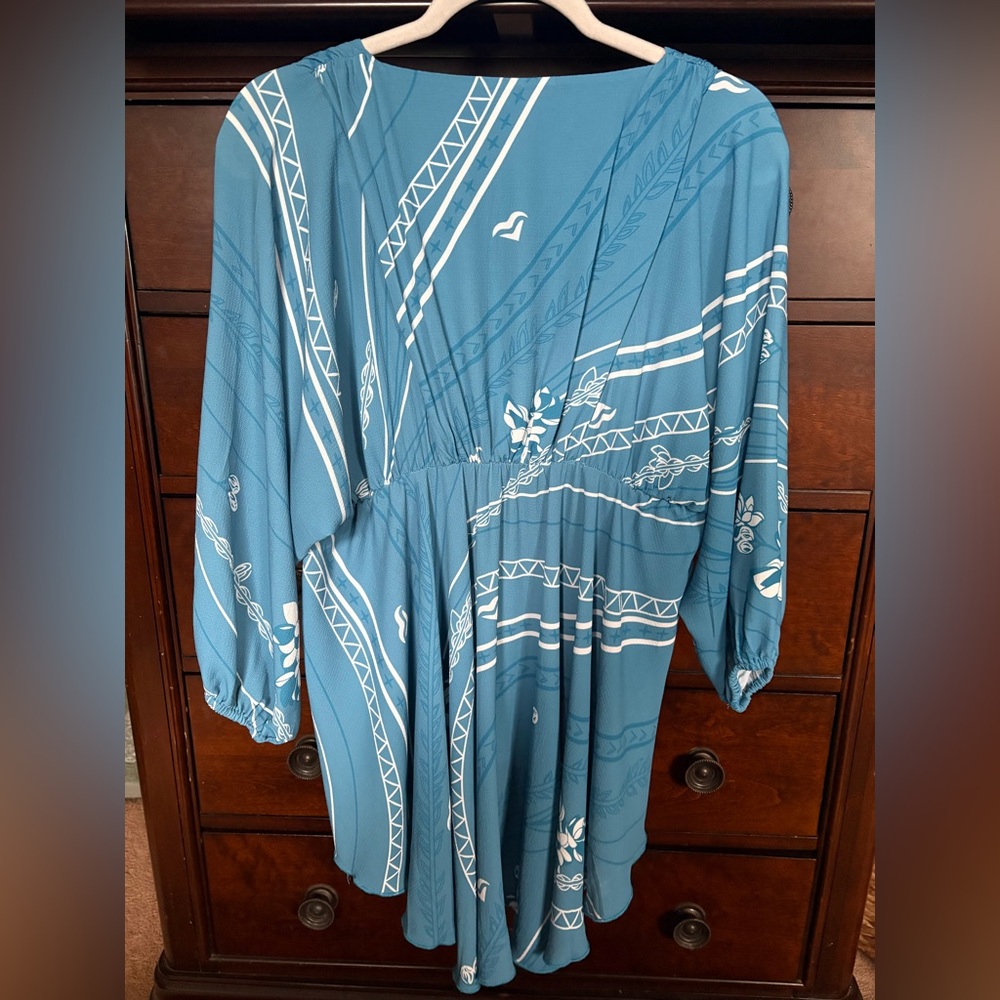 Euc Missing Polynesia In Blue Patterned Women Top… - image 3